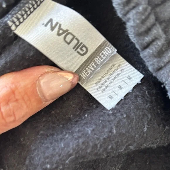 LAST CHANCE! Donating 10/11/25. Mens size M Gildan Sweatpants bundle - Picture 2 of 7